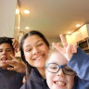 Meet your Posher, Raquel